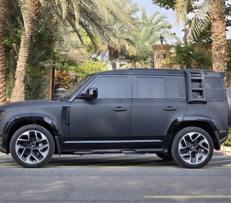 Land Rover Defender V6 2023