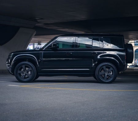 Land Rover Defender V6 2024