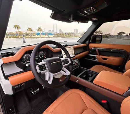 Land Rover Defender V6 2024