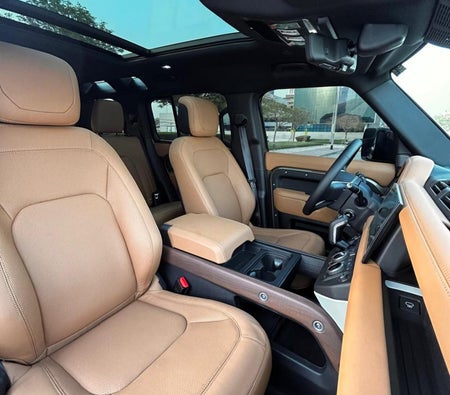 Land Rover Defender V6 2024