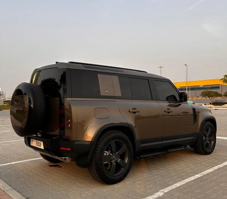 Land Rover Defender V6 2024