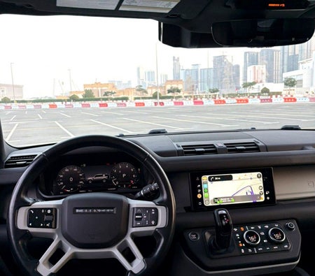 Land Rover Defender V6 2024