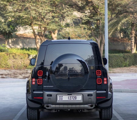 Land Rover Defender V6 2025