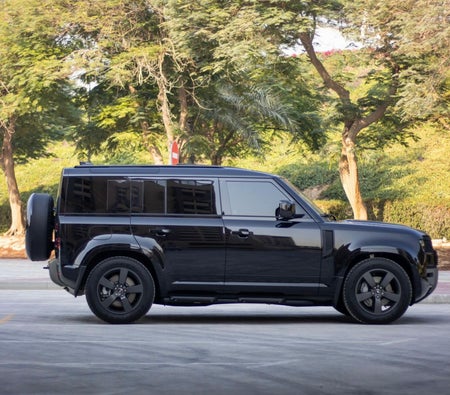 Land Rover Defender V6 2025