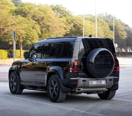 Land Rover Defender V6 2025