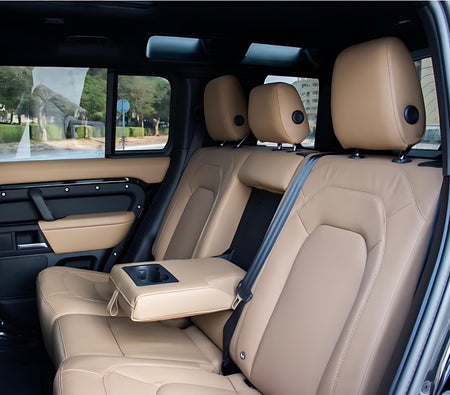 Land Rover Defender V6 2025