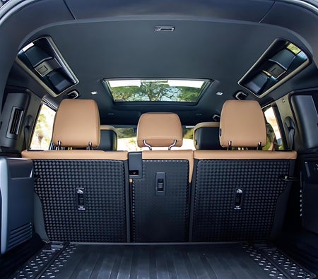 Land Rover Defender V6 2025