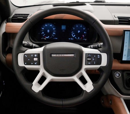Land Rover Defender V6 2025, photo 2 of 4