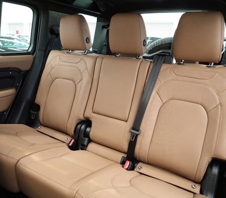 Land Rover Defender V6 2025, photo 4 of 4