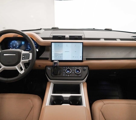Land Rover Defender V6 2025, photo 3 of 4