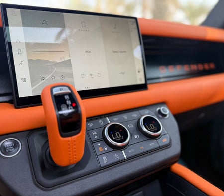 Land Rover Defender 2022