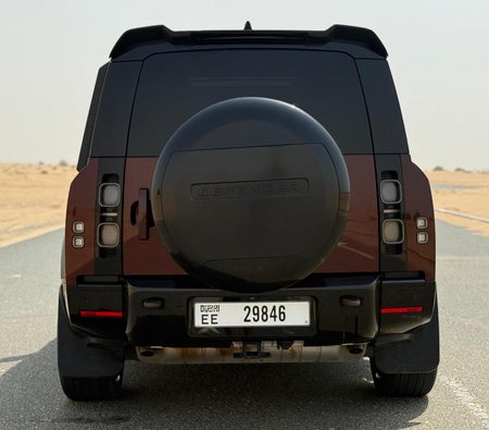 Land Rover Defender 2023