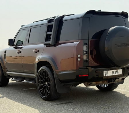 Land Rover Defender 2023