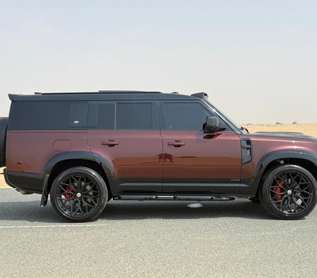 Land Rover Defender 2023