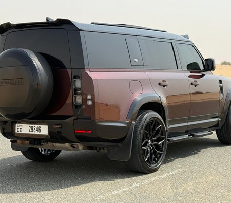 Land Rover Defender 2023