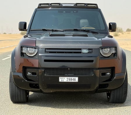 Land Rover Defender 2023