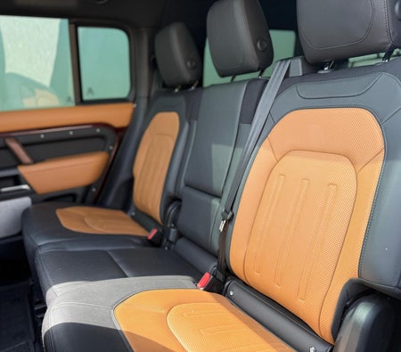 Land Rover Defender 2023