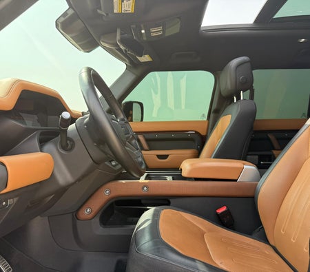 Land Rover Defender 2023