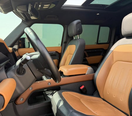 Land Rover Defender 2023