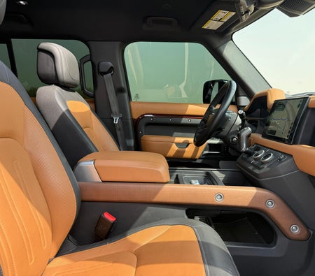 Land Rover Defender 2023