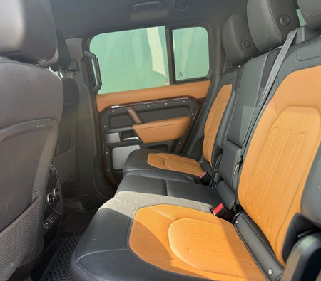 Land Rover Defender 2023