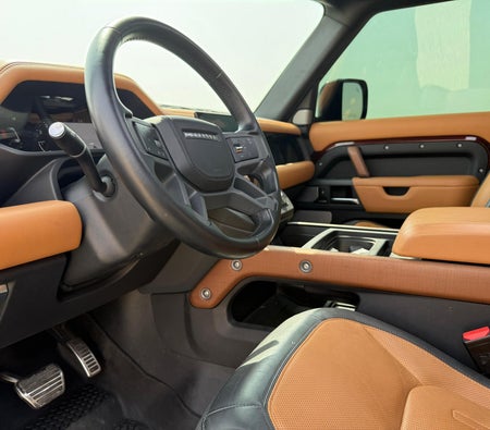 Land Rover Defender 2023