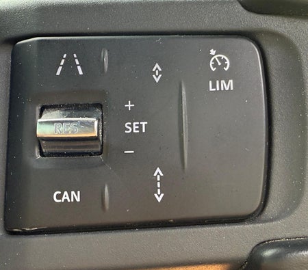 Land Rover Defender 2023