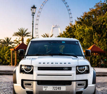 白色的 路虎 后卫 2023 白色的 路虎 后卫 2023