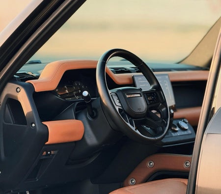 Land Rover Defender 2023