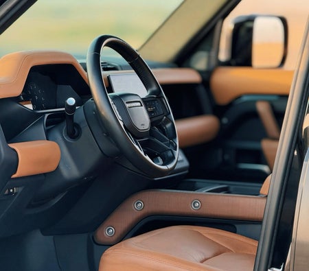 Land Rover Defender 2023