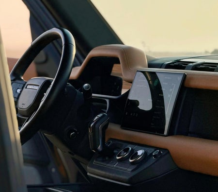 Land Rover Defender 2023