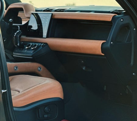 Land Rover Defender 2023