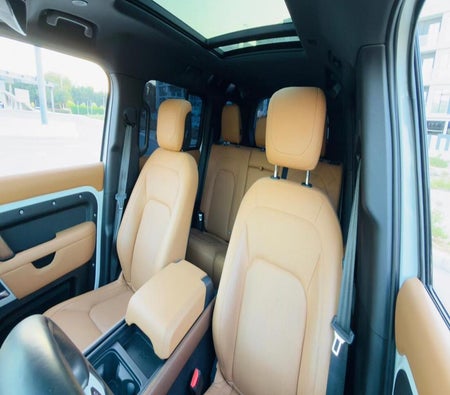 Land Rover Defender 2023