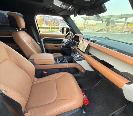 Land Rover Defender 2023