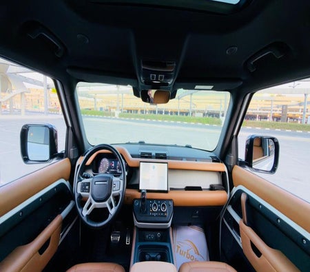 Land Rover Defender 2023
