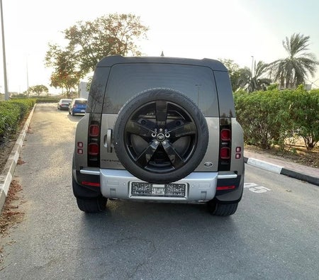 Grau Land Rover Defender 2023