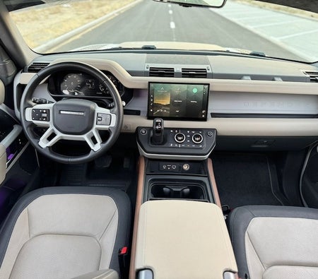 Land Rover Defender 90 X-Dynamic 2024, photo 3 of 4