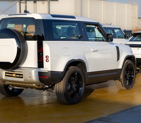 White Land Rover Defender 90 2024