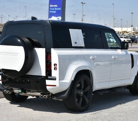 Beyaz Land Rover Defender 110 SE 2024