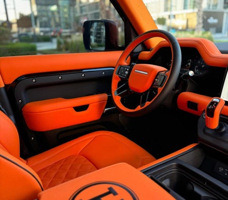 Land Rover Defender 2024