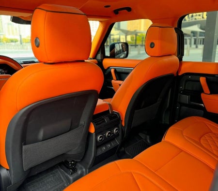 Land Rover Defender 2024