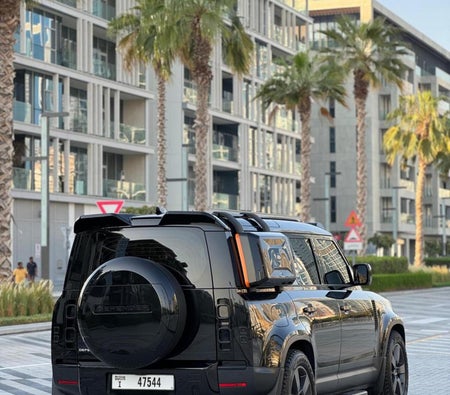 Land Rover Defender 2024