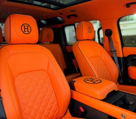 Land Rover Defender 2024