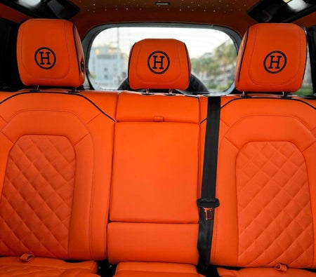 Land Rover Defender 2024