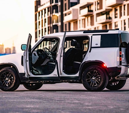 Land Rover Defender 2024
