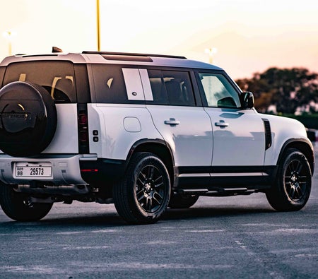 Land Rover Defender 2024