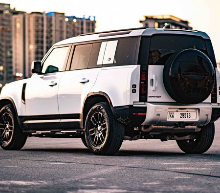 Land Rover Defender 2024