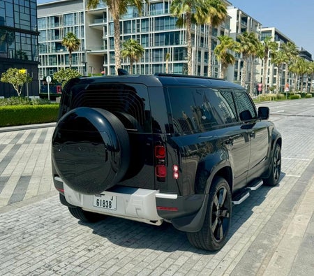 Land Rover Defender 2024