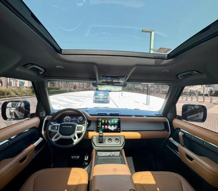 Land Rover Defender 2024