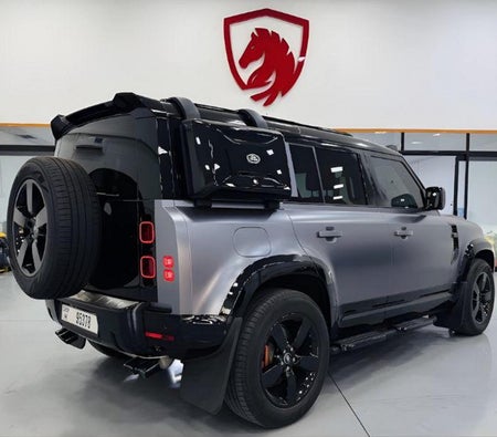 Land Rover Defender 2024